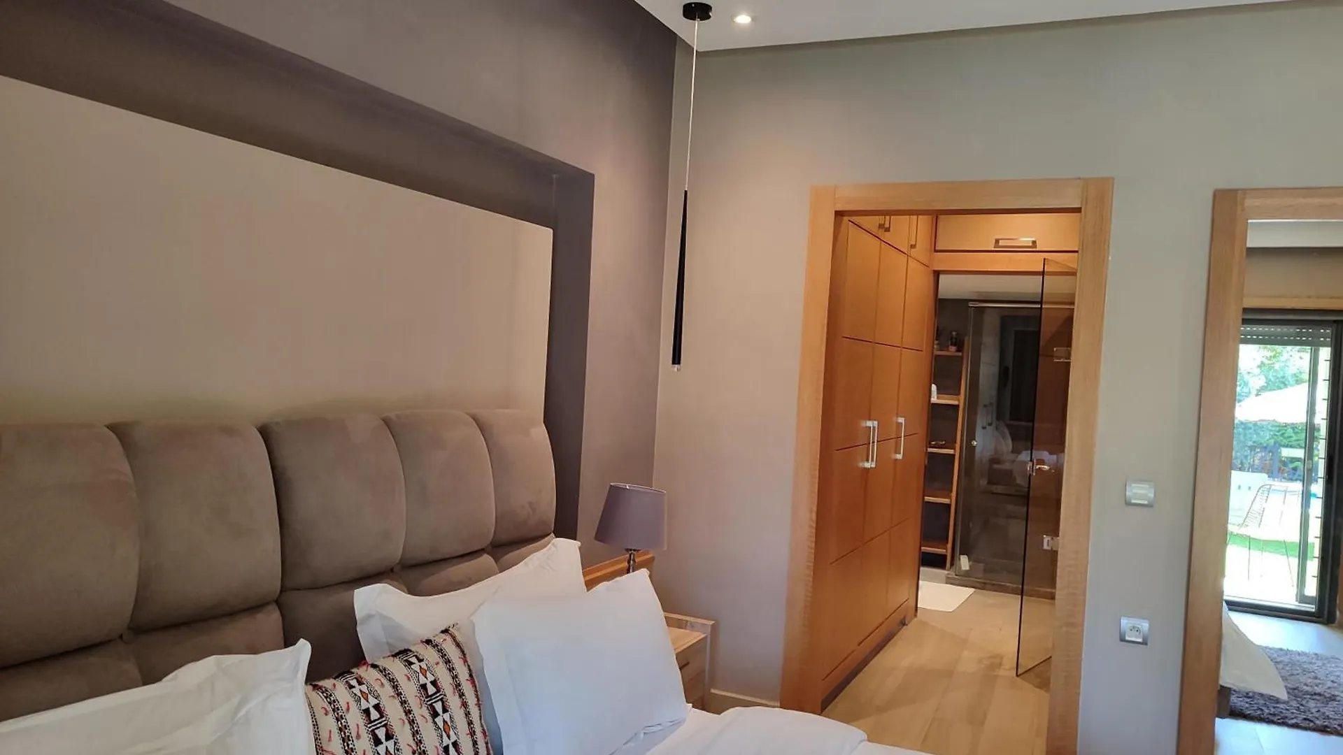 Riad Bella Montana Aïn Cheggag Pensión